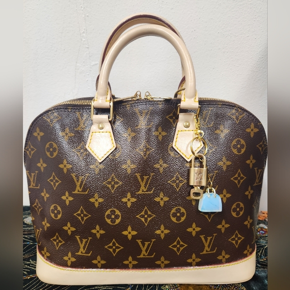Loius Vuitton Alma Bag - Picture 2 of 16